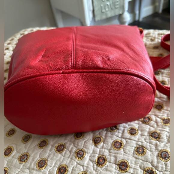 Toni a Division of Apollo Vi tage Red Leather Shoulder Bag New With Tags - Picture 3 of 7